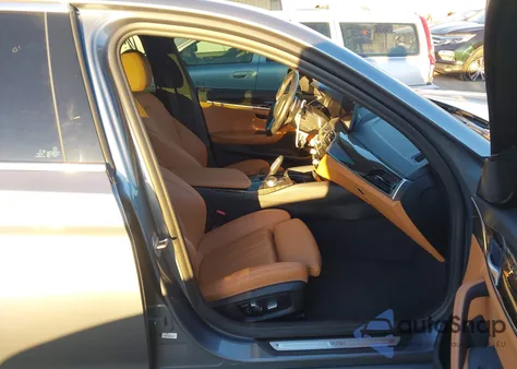 2021 BMW 530E z USA, uszkodzony, nr VIN WBA13AG04MCG37632